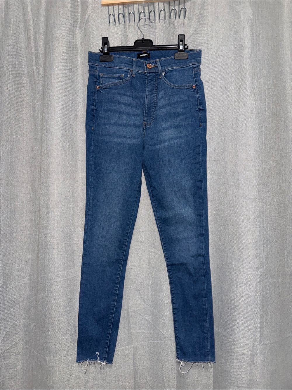 Express High-Rise, Hyper Stretch Medium Wash Skinny Jeans
